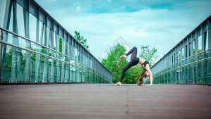 芝加哥白袜队官宣：以 2 年 3400 万美元签下日本强打村上宗隆，震撼大联盟冬季市场